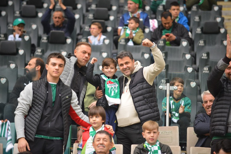 (ÖZEL)Bursaspor-Kuşadasıspor Taraftar Fotoğrafları