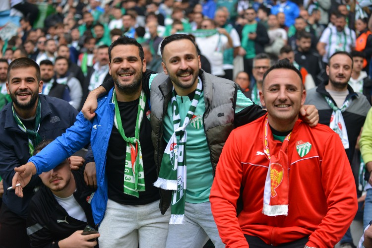 (ÖZEL)Bursaspor-Kuşadasıspor Taraftar Fotoğrafları