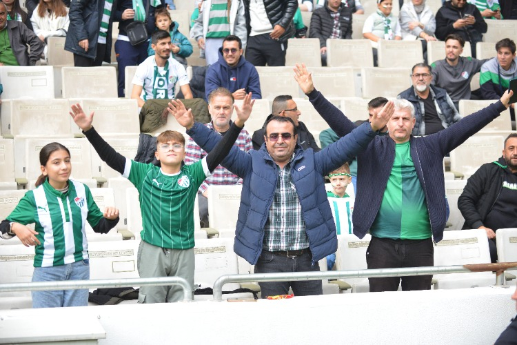 (ÖZEL)Bursaspor-Kuşadasıspor Taraftar Fotoğrafları