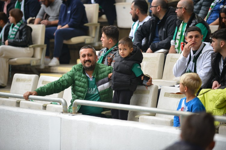 (ÖZEL)Bursaspor-Kuşadasıspor Taraftar Fotoğrafları