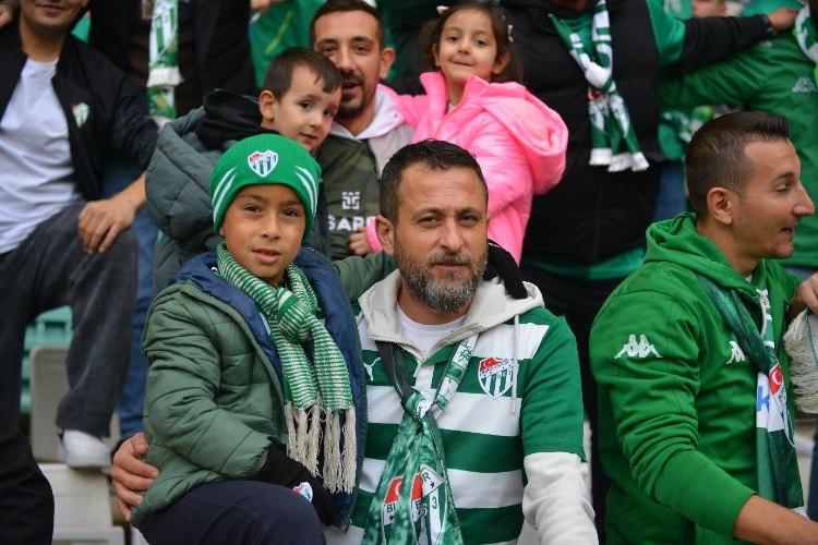 (ÖZEL)Bursaspor-Kuşadasıspor Taraftar Fotoğrafları