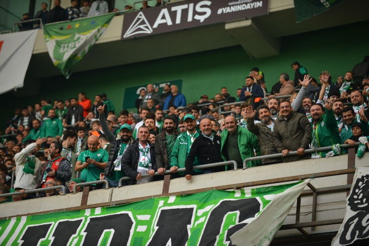 (ÖZEL)Bursaspor-Kuşadasıspor Taraftar Fotoğrafları