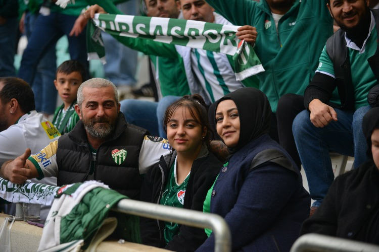 (ÖZEL)Bursaspor-Kuşadasıspor Taraftar Fotoğrafları