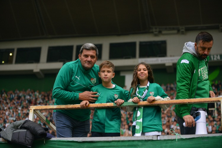 (ÖZEL)Bursaspor-Kuşadasıspor Taraftar Fotoğrafları