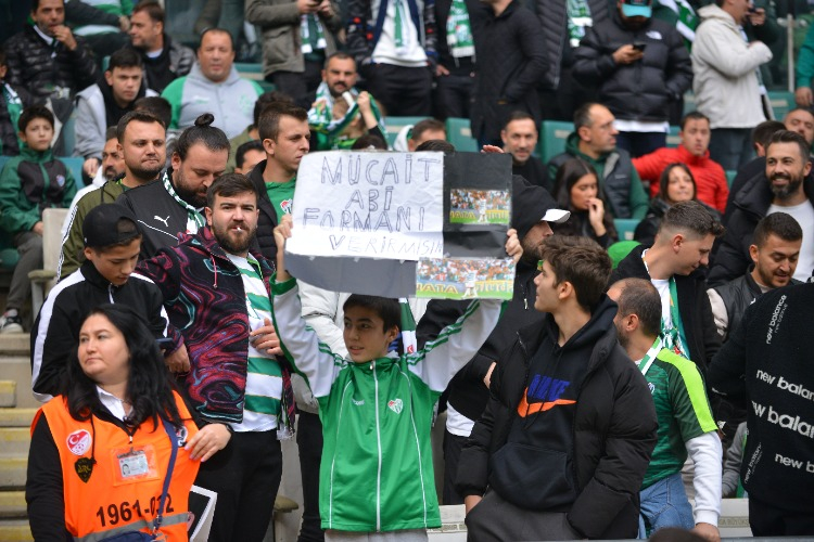 (ÖZEL)Bursaspor-Kuşadasıspor Taraftar Fotoğrafları