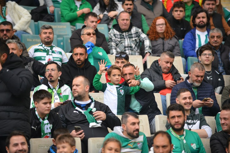 (ÖZEL)Bursaspor-Kuşadasıspor Taraftar Fotoğrafları