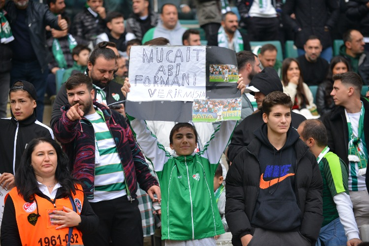 (ÖZEL)Bursaspor-Kuşadasıspor Taraftar Fotoğrafları