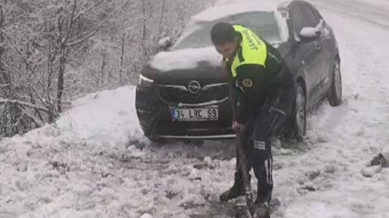 Kar yağışı sürücülere zor anlar yaşattı