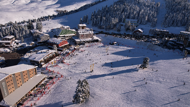 Turistler yeni yılı kutlamak için Uludağ'a akın ettiler