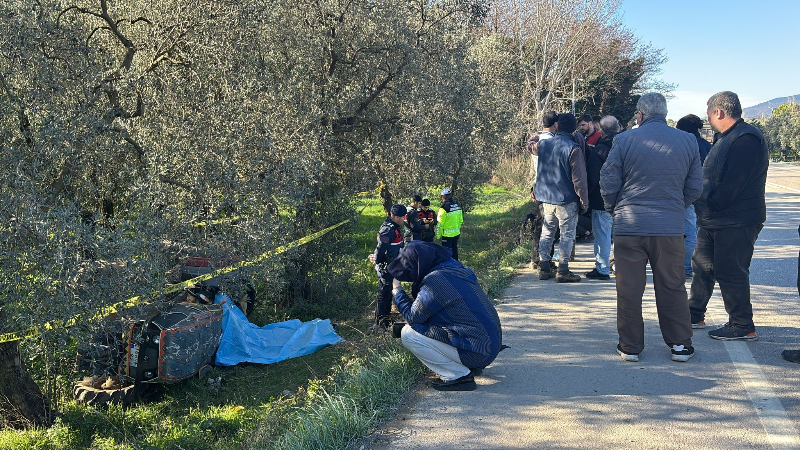 Tamire götürmek istediği traktörün altında kalan sürücü hayatını kaybetti