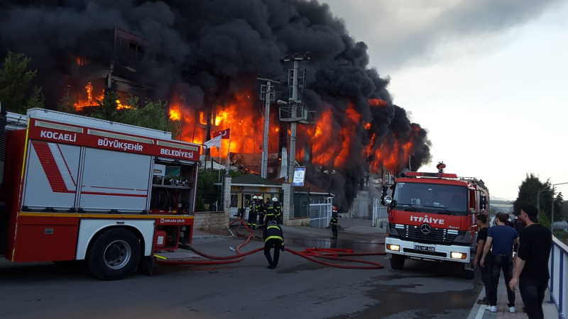 Sanayinin kalbi Kocaeli'de yangınlara 6 dakika 55 saniyede müdahale