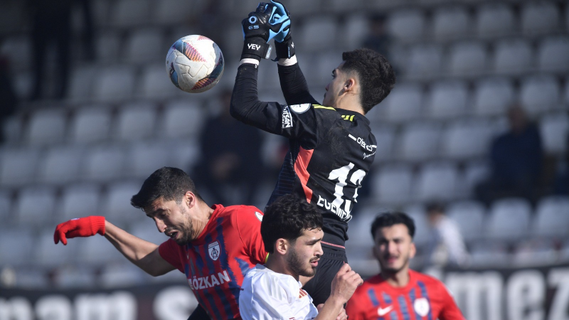 TFF 2. Lig: İnegölspor: 0 - Altınordu: 0