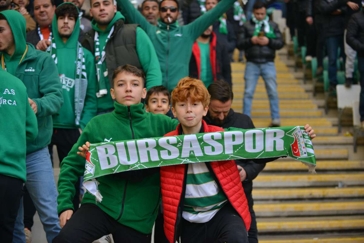 (FOTO GALERİ) BURSASPOR-DÜZCE MAÇINDAN TARAFTAR FOTOĞRAFLARI