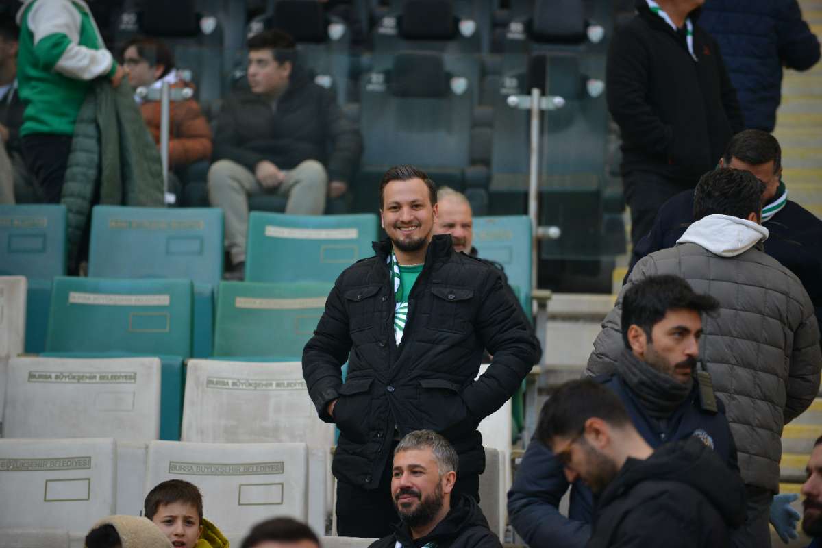 (FOTO GALERİ) BURSASPOR-DÜZCE MAÇINDAN TARAFTAR FOTOĞRAFLARI