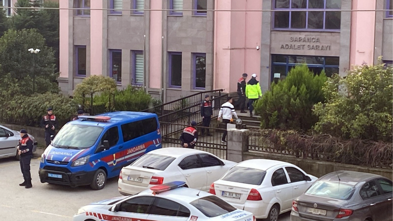 Tartıştığı kardeşini beylik tabancasıyla vuran emekli polis adliyede