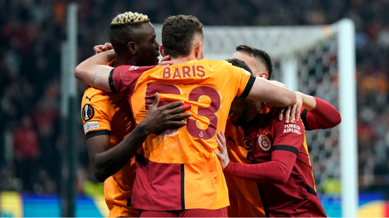 Galatasaray, Amsterdam'da son 8'e uzanacak