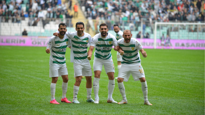 Bursaspor'da sınırdaki oyuncular dikkat çekiyor!