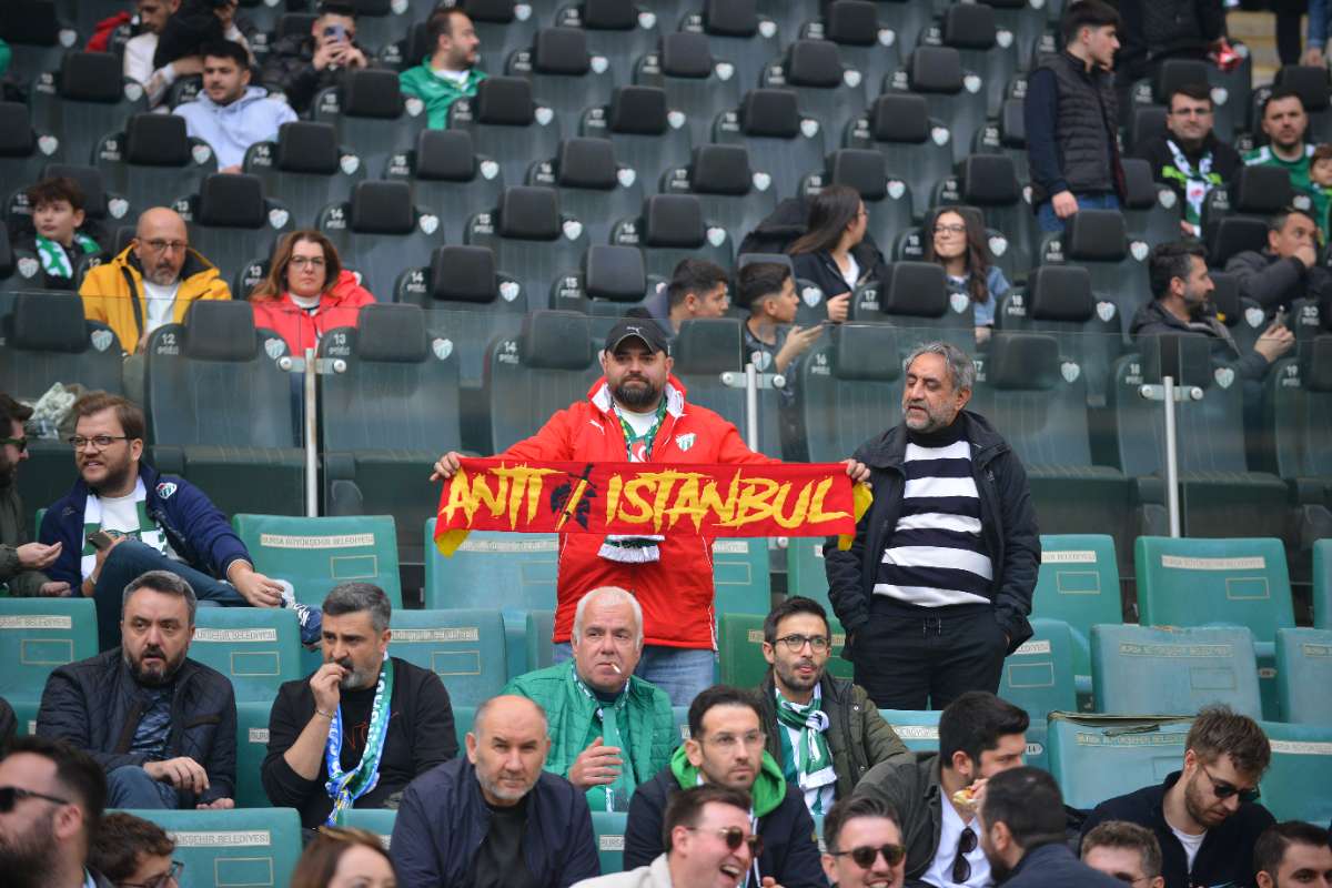 (FOTO GALERİ) BURSASPOR-ERGENE VELİMEŞESPOR MAÇINDAN TARAFTAR FOTOĞRAFLARI