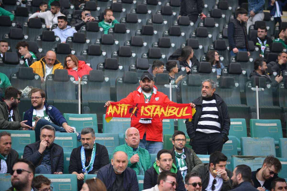 (FOTO GALERİ) BURSASPOR-ERGENE VELİMEŞESPOR MAÇINDAN TARAFTAR FOTOĞRAFLARI