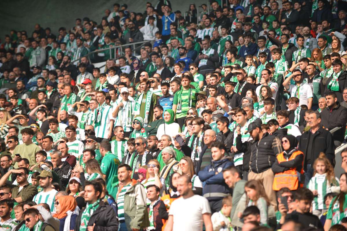 (FOTO GALERİ) BURSASPOR-ERGENE VELİMEŞESPOR MAÇINDAN TARAFTAR FOTOĞRAFLARI