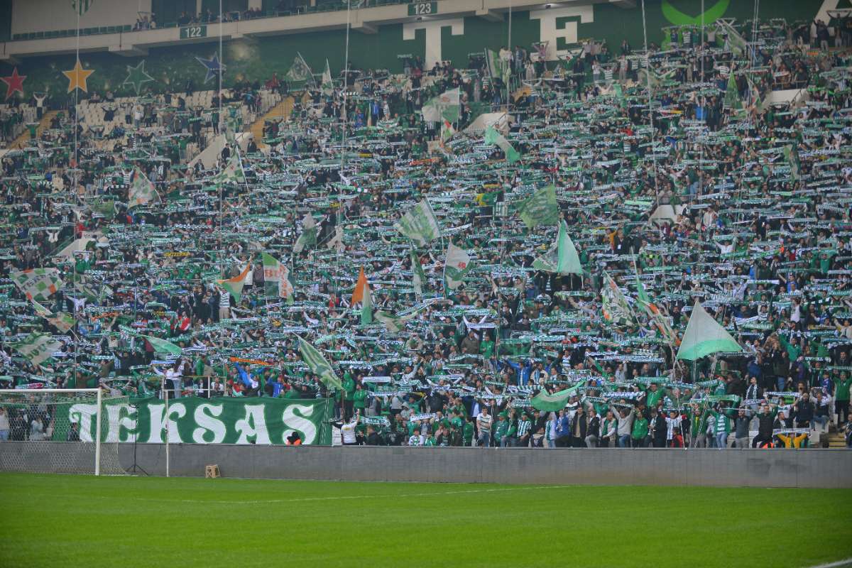 (FOTO GALERİ) BURSASPOR-ERGENE VELİMEŞESPOR MAÇINDAN TARAFTAR FOTOĞRAFLARI