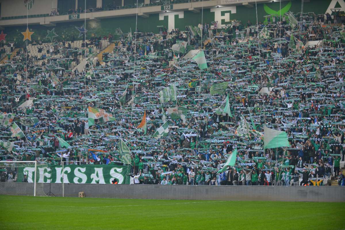 (FOTO GALERİ) BURSASPOR-ERGENE VELİMEŞESPOR MAÇINDAN TARAFTAR FOTOĞRAFLARI