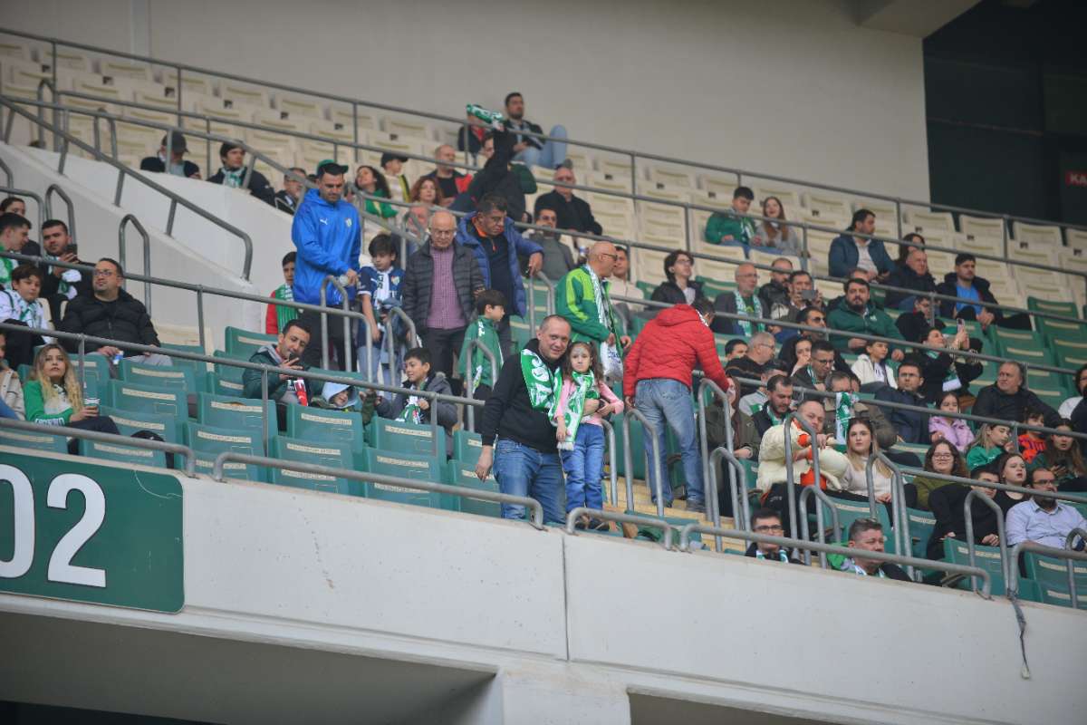 (FOTO GALERİ) BURSASPOR-ERGENE VELİMEŞESPOR MAÇINDAN TARAFTAR FOTOĞRAFLARI