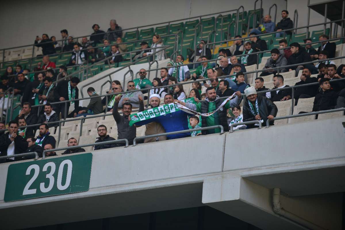 (FOTO GALERİ) BURSASPOR-ERGENE VELİMEŞESPOR MAÇINDAN TARAFTAR FOTOĞRAFLARI