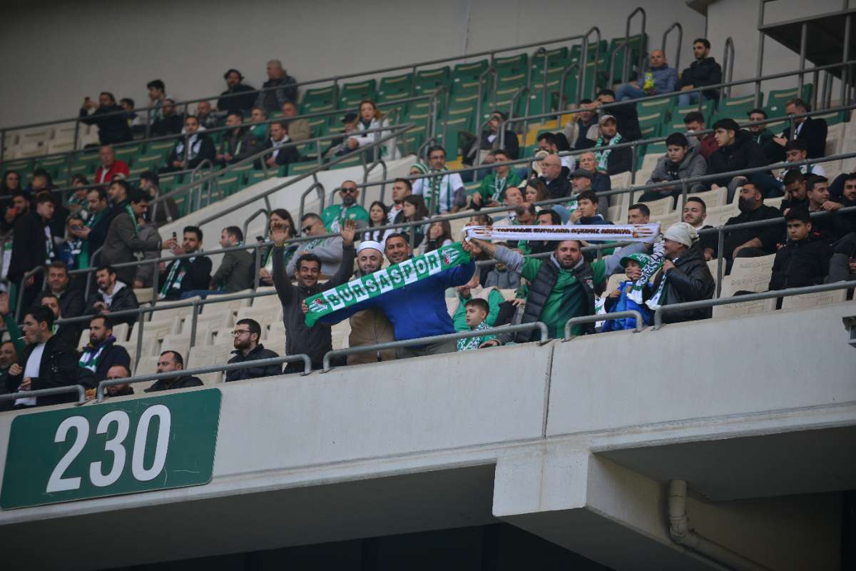 (FOTO GALERİ) BURSASPOR-ERGENE VELİMEŞESPOR MAÇINDAN TARAFTAR FOTOĞRAFLARI