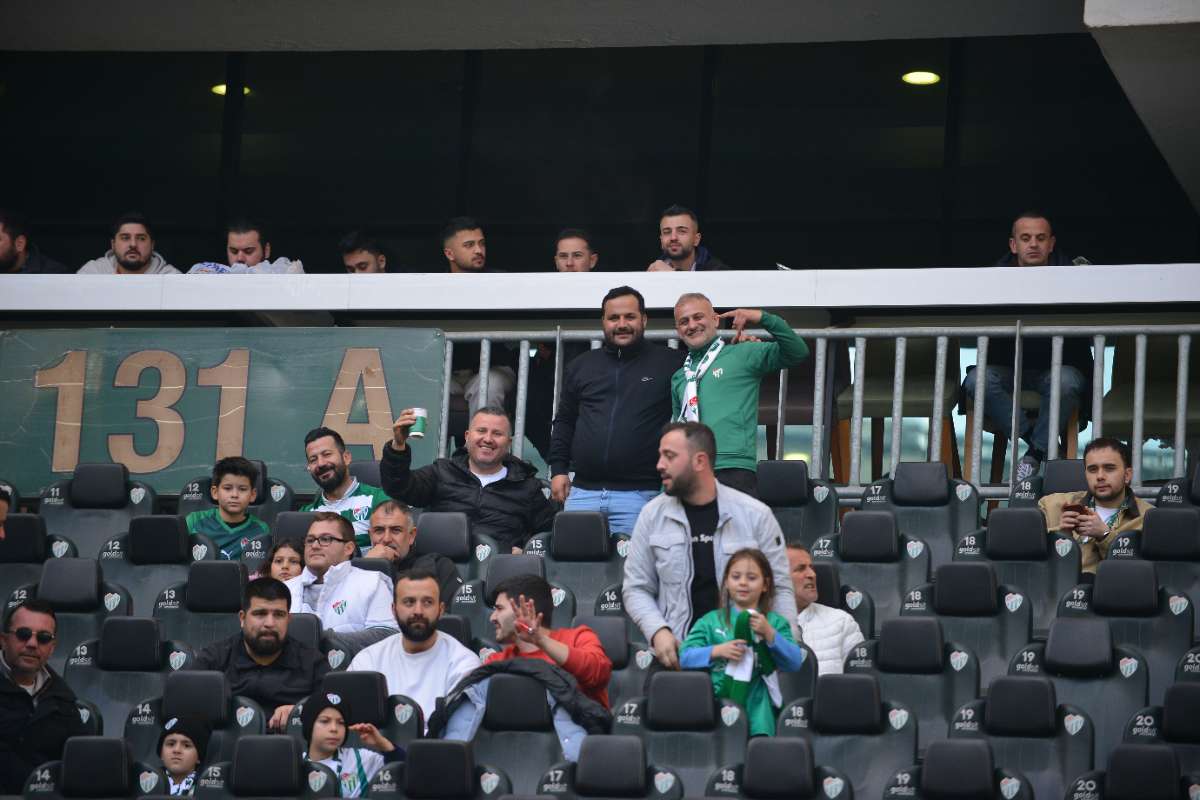 (FOTO GALERİ) BURSASPOR-ERGENE VELİMEŞESPOR MAÇINDAN TARAFTAR FOTOĞRAFLARI