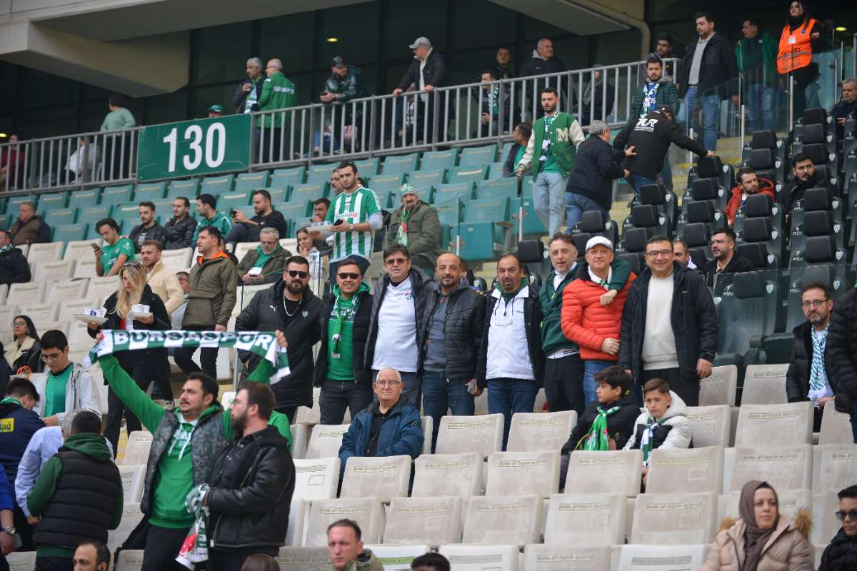 (FOTO GALERİ) BURSASPOR-ERGENE VELİMEŞESPOR MAÇINDAN TARAFTAR FOTOĞRAFLARI