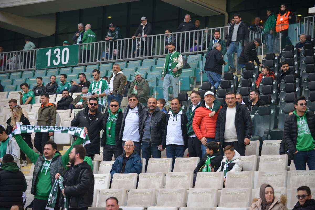 (FOTO GALERİ) BURSASPOR-ERGENE VELİMEŞESPOR MAÇINDAN TARAFTAR FOTOĞRAFLARI