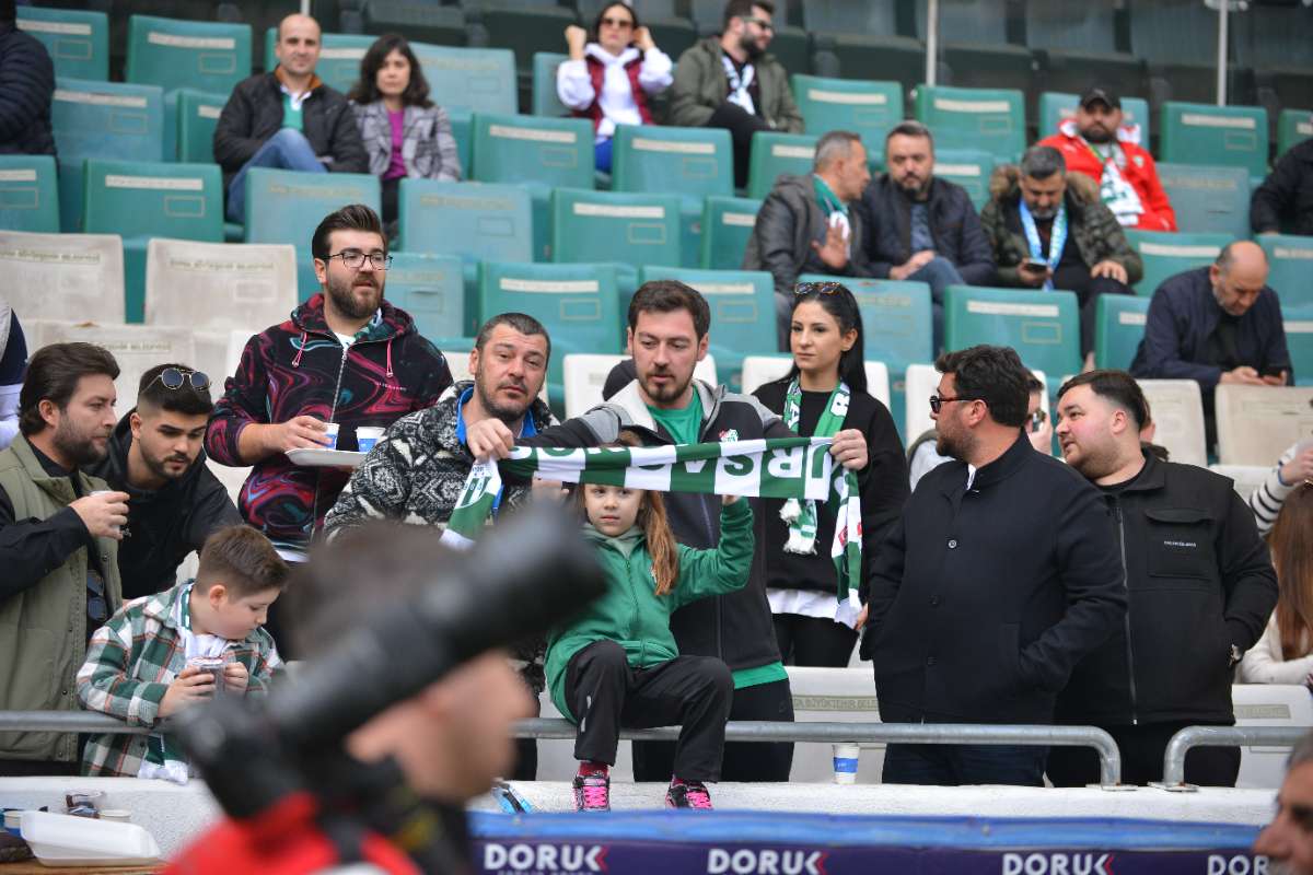 (FOTO GALERİ) BURSASPOR-ERGENE VELİMEŞESPOR MAÇINDAN TARAFTAR FOTOĞRAFLARI