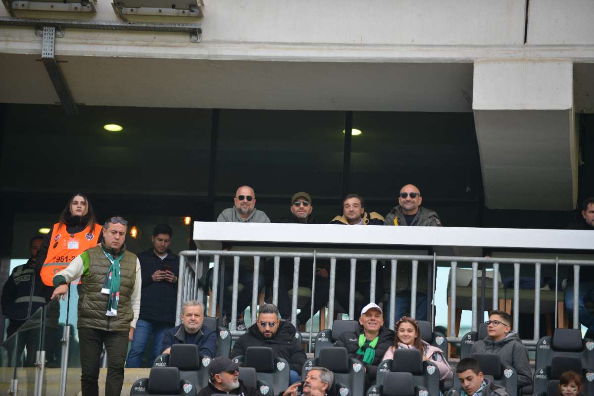 (FOTO GALERİ) BURSASPOR-ERGENE VELİMEŞESPOR MAÇINDAN TARAFTAR FOTOĞRAFLARI