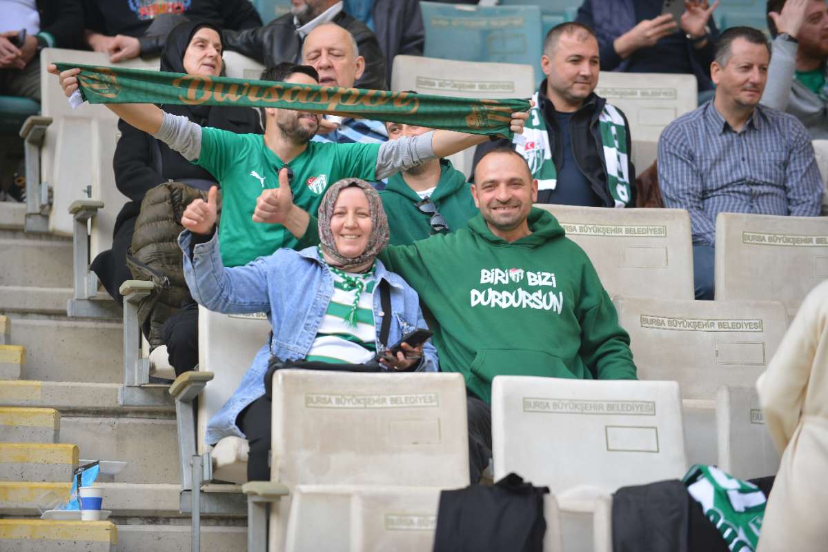 (FOTO GALERİ) BURSASPOR-ERGENE VELİMEŞESPOR MAÇINDAN TARAFTAR FOTOĞRAFLARI