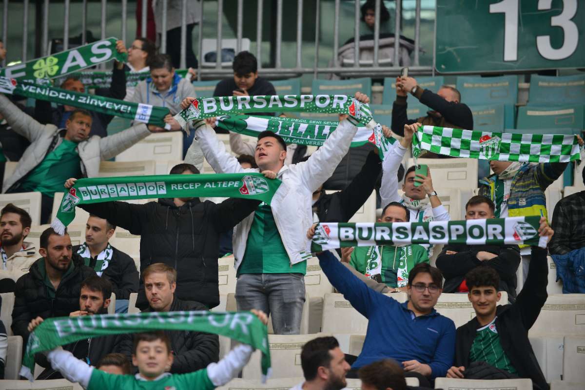 (FOTO GALERİ) BURSASPOR-ERGENE VELİMEŞESPOR MAÇINDAN TARAFTAR FOTOĞRAFLARI