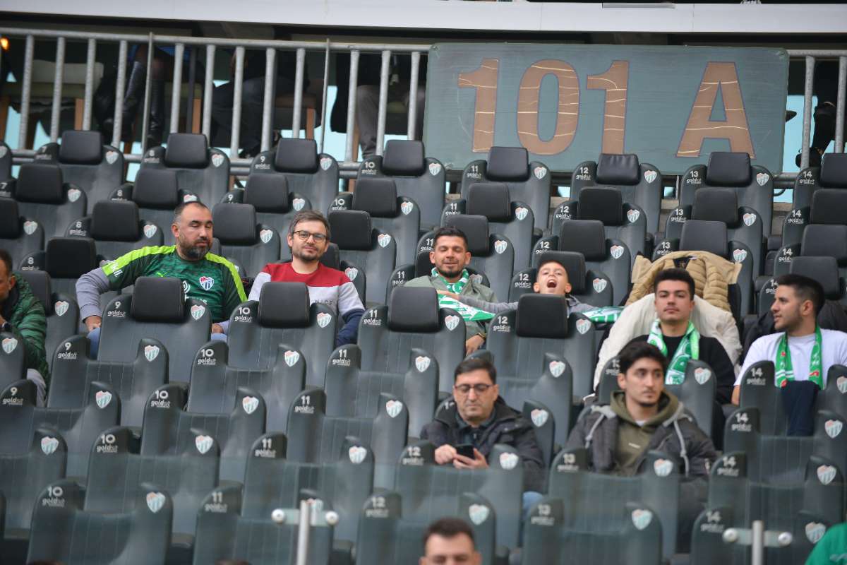 (FOTO GALERİ) BURSASPOR-ERGENE VELİMEŞESPOR MAÇINDAN TARAFTAR FOTOĞRAFLARI