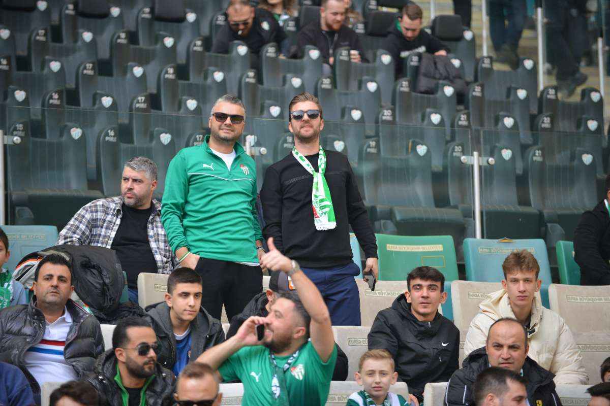 (FOTO GALERİ) BURSASPOR-ERGENE VELİMEŞESPOR MAÇINDAN TARAFTAR FOTOĞRAFLARI