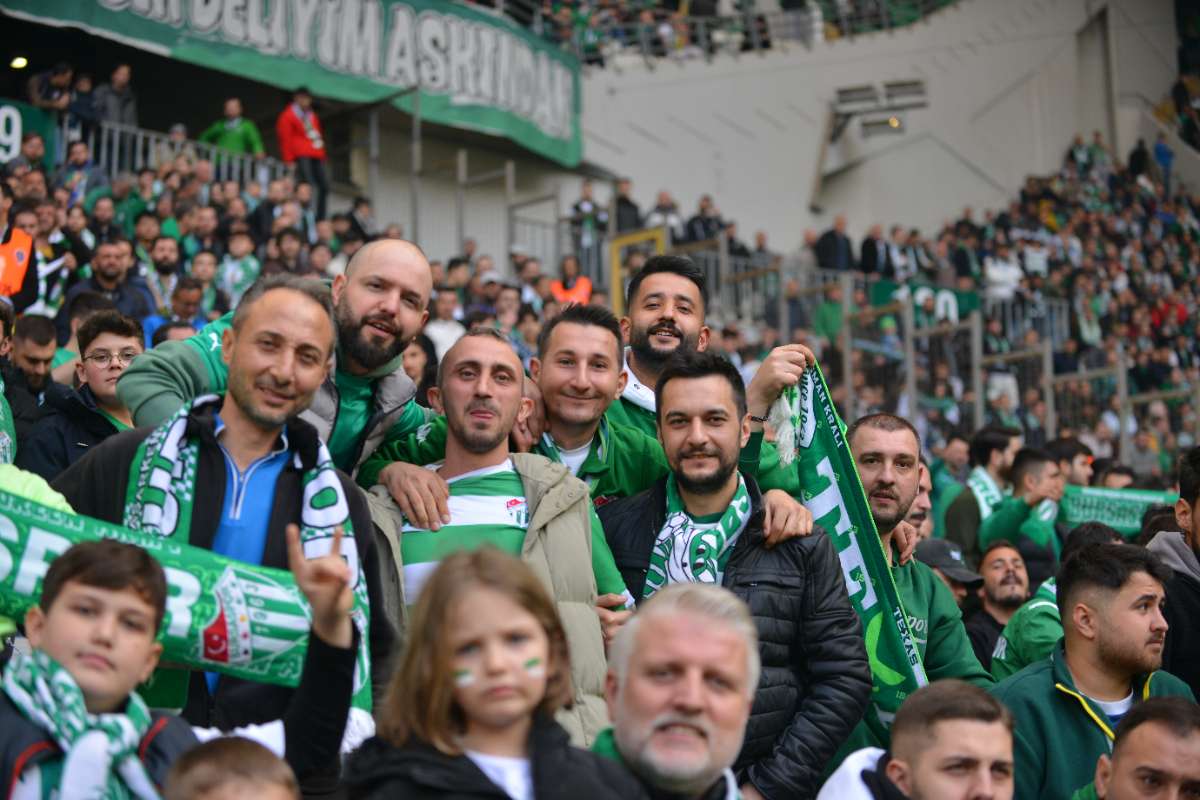 (FOTO GALERİ) BURSASPOR-ERGENE VELİMEŞESPOR MAÇINDAN TARAFTAR FOTOĞRAFLARI-2