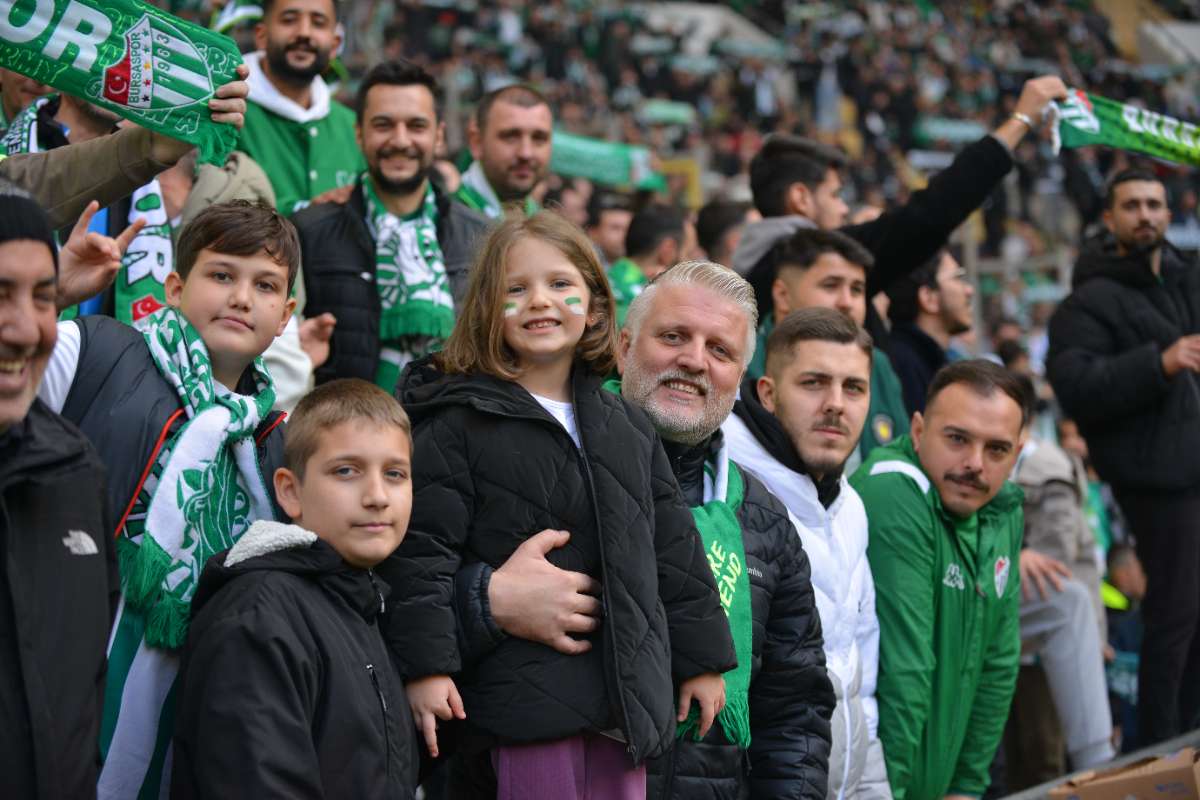 (FOTO GALERİ) BURSASPOR-ERGENE VELİMEŞESPOR MAÇINDAN TARAFTAR FOTOĞRAFLARI-2