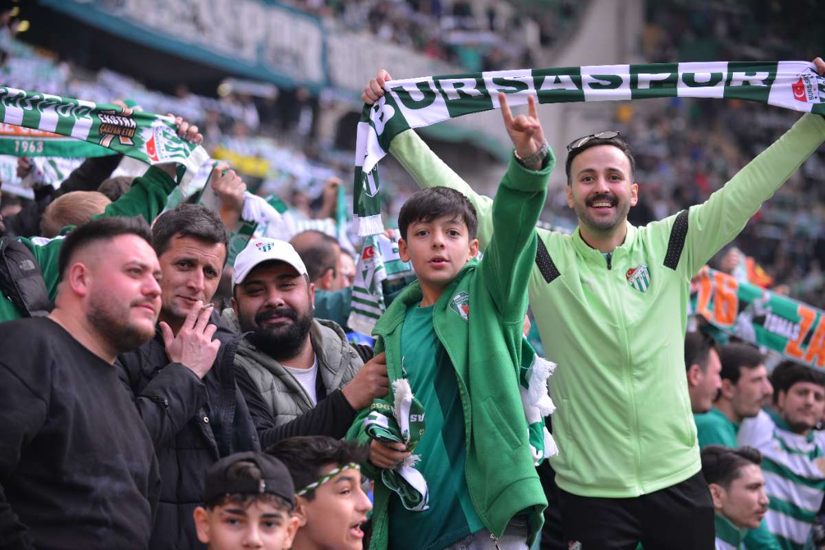 (FOTO GALERİ) BURSASPOR-ERGENE VELİMEŞESPOR MAÇINDAN TARAFTAR FOTOĞRAFLARI-2