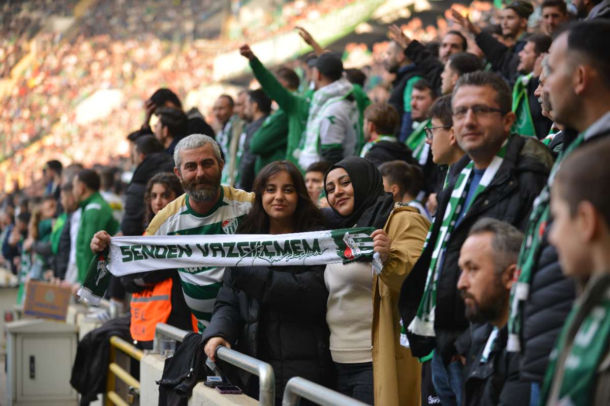 (FOTO GALERİ) BURSASPOR-ERGENE VELİMEŞESPOR MAÇINDAN TARAFTAR FOTOĞRAFLARI-2