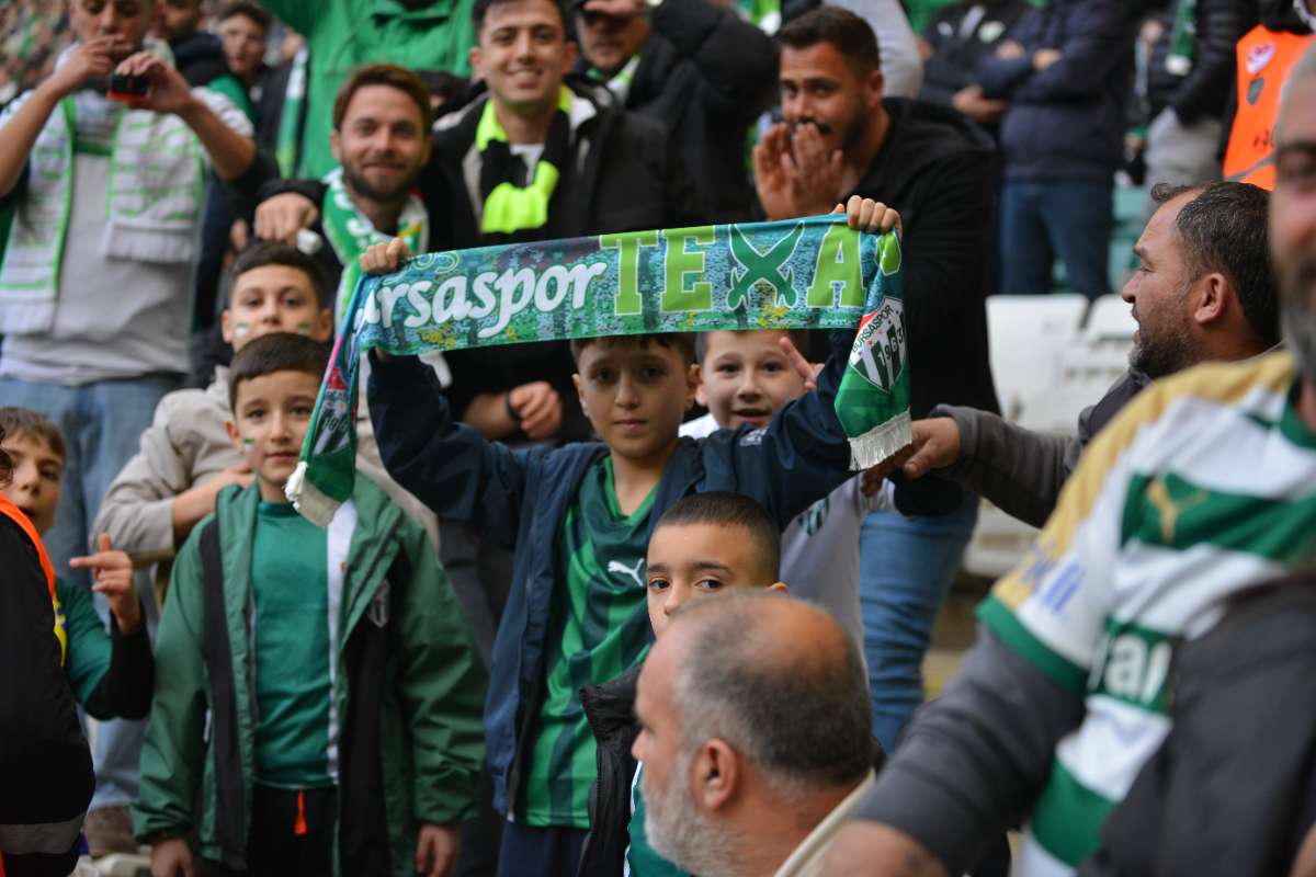 (FOTO GALERİ) BURSASPOR-ERGENE VELİMEŞESPOR MAÇINDAN TARAFTAR FOTOĞRAFLARI-2