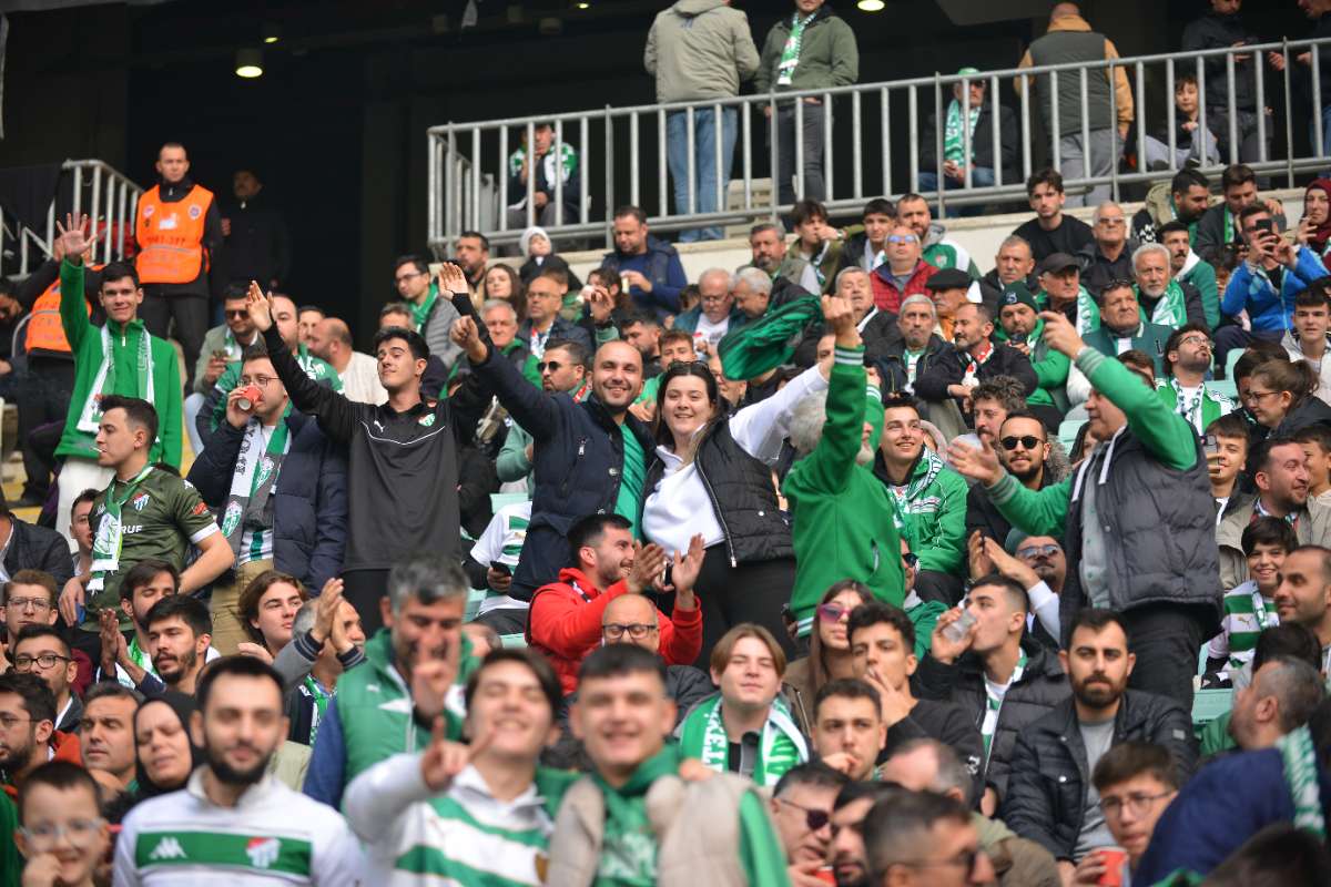 (FOTO GALERİ) BURSASPOR-ERGENE VELİMEŞESPOR MAÇINDAN TARAFTAR FOTOĞRAFLARI-2