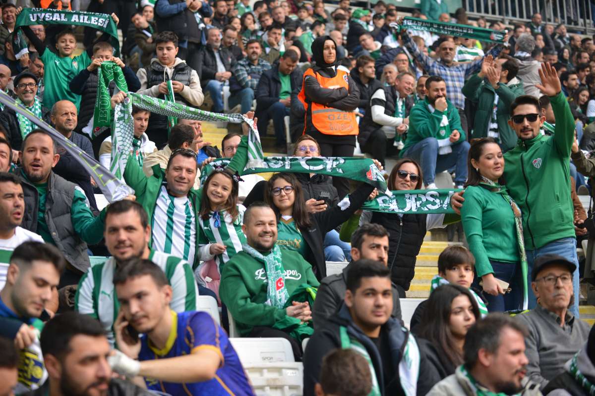 (FOTO GALERİ) BURSASPOR-ERGENE VELİMEŞESPOR MAÇINDAN TARAFTAR FOTOĞRAFLARI-2