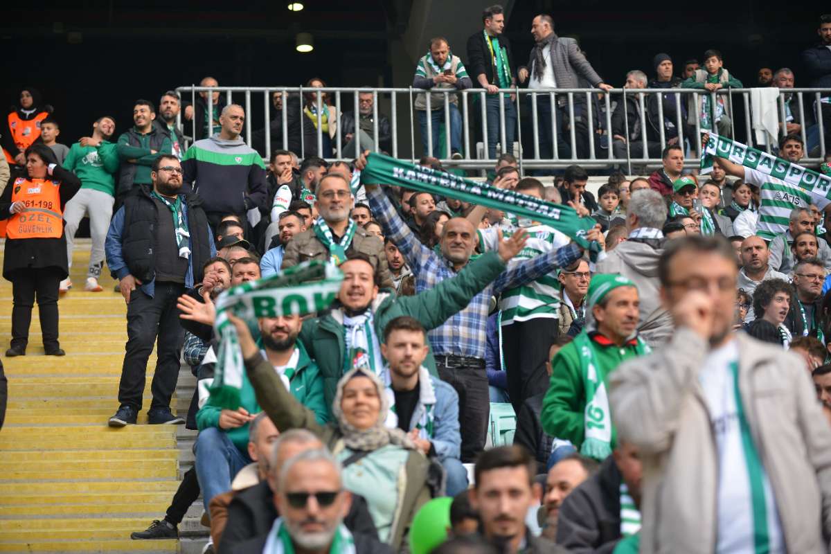 (FOTO GALERİ) BURSASPOR-ERGENE VELİMEŞESPOR MAÇINDAN TARAFTAR FOTOĞRAFLARI-2