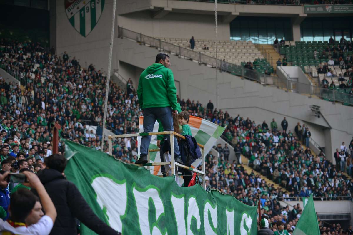 (FOTO GALERİ) BURSASPOR-ERGENE VELİMEŞESPOR MAÇINDAN TARAFTAR FOTOĞRAFLARI-2