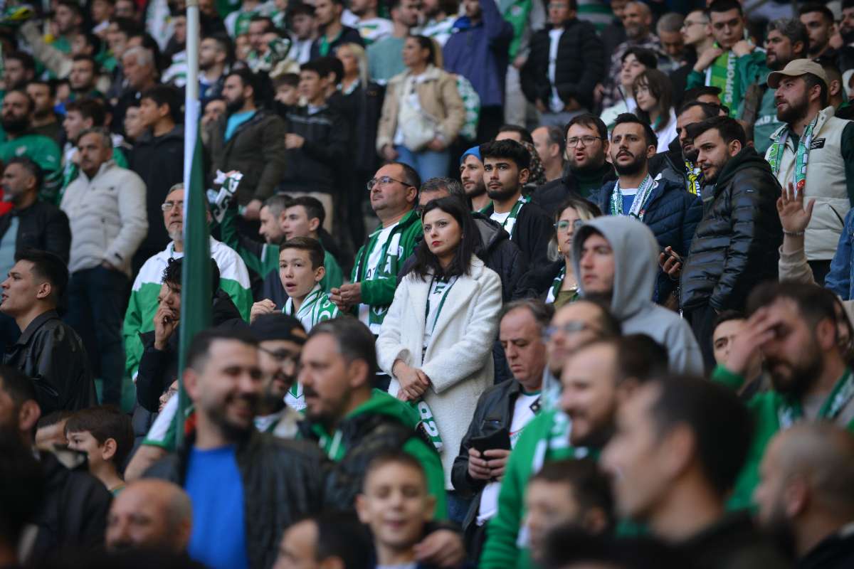 (FOTO GALERİ) BURSASPOR-ERGENE VELİMEŞESPOR MAÇINDAN TARAFTAR FOTOĞRAFLARI-2