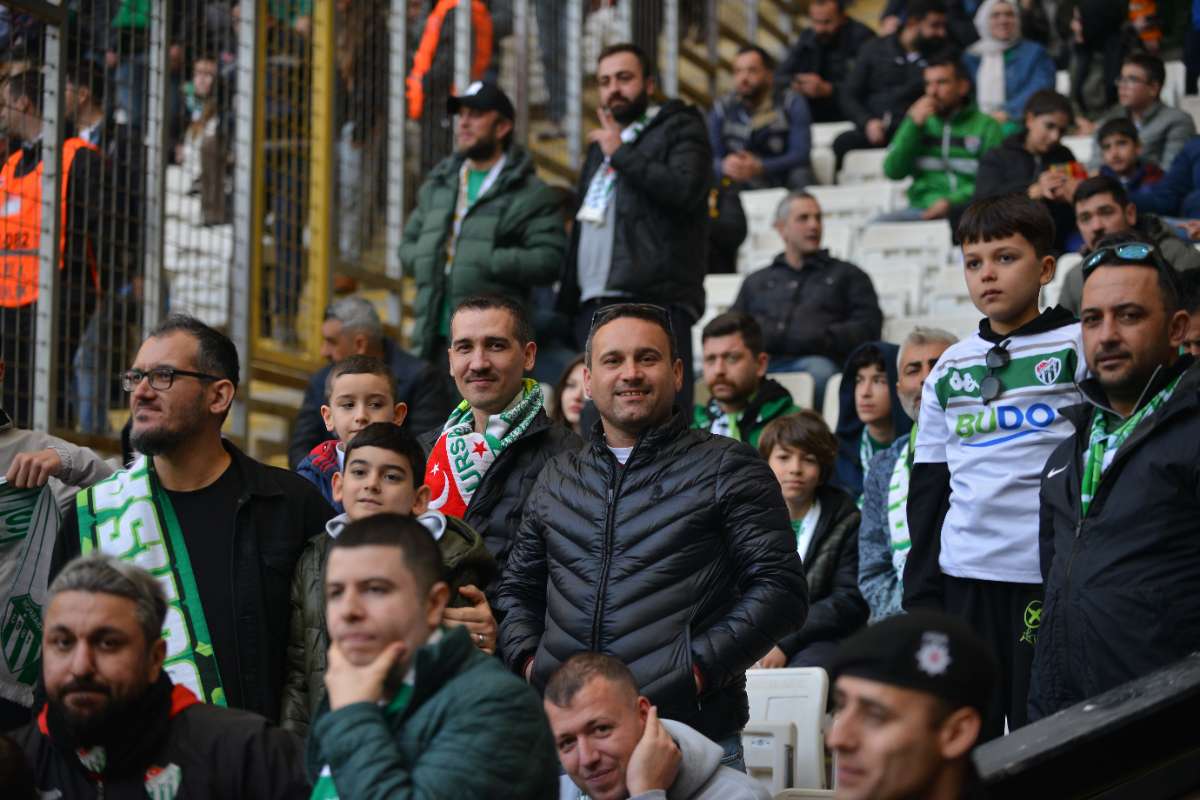 (FOTO GALERİ) BURSASPOR-ERGENE VELİMEŞESPOR MAÇINDAN TARAFTAR FOTOĞRAFLARI-2