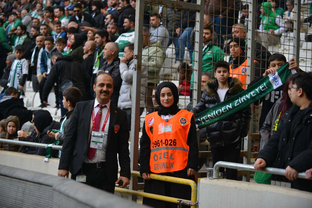 (FOTO GALERİ) BURSASPOR-ERGENE VELİMEŞESPOR MAÇINDAN TARAFTAR FOTOĞRAFLARI-2